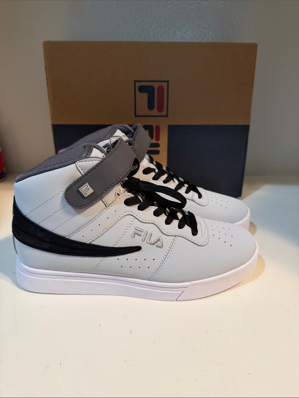 FILA Vulc 13 Mid Womens Sneakers